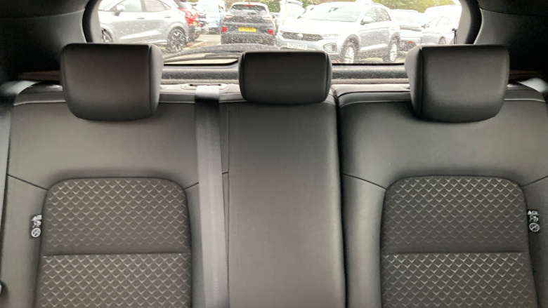 Nissan Juke 1.0 DiG-T 114 N-Connecta 5dr Petrol Hatchback